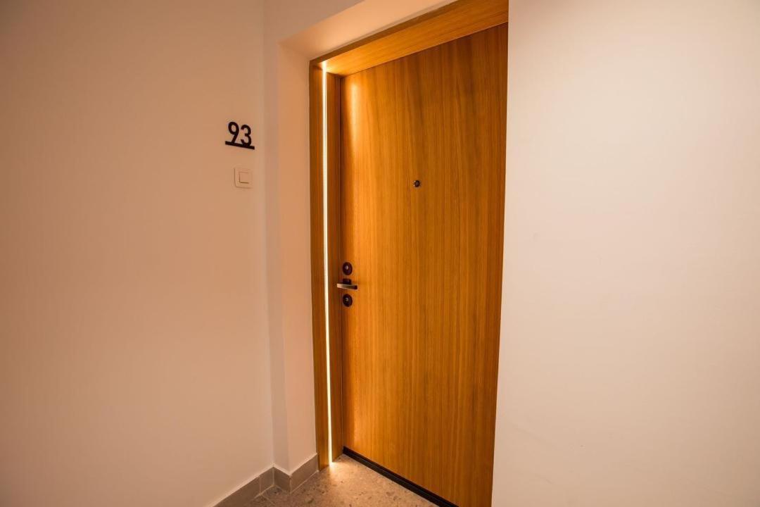 Escapism - Premium 1Br Apartment With Parking Bukarest Exterior foto