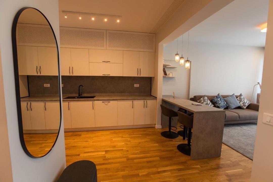 Escapism - Premium 1Br Apartment With Parking Bukarest Exterior foto
