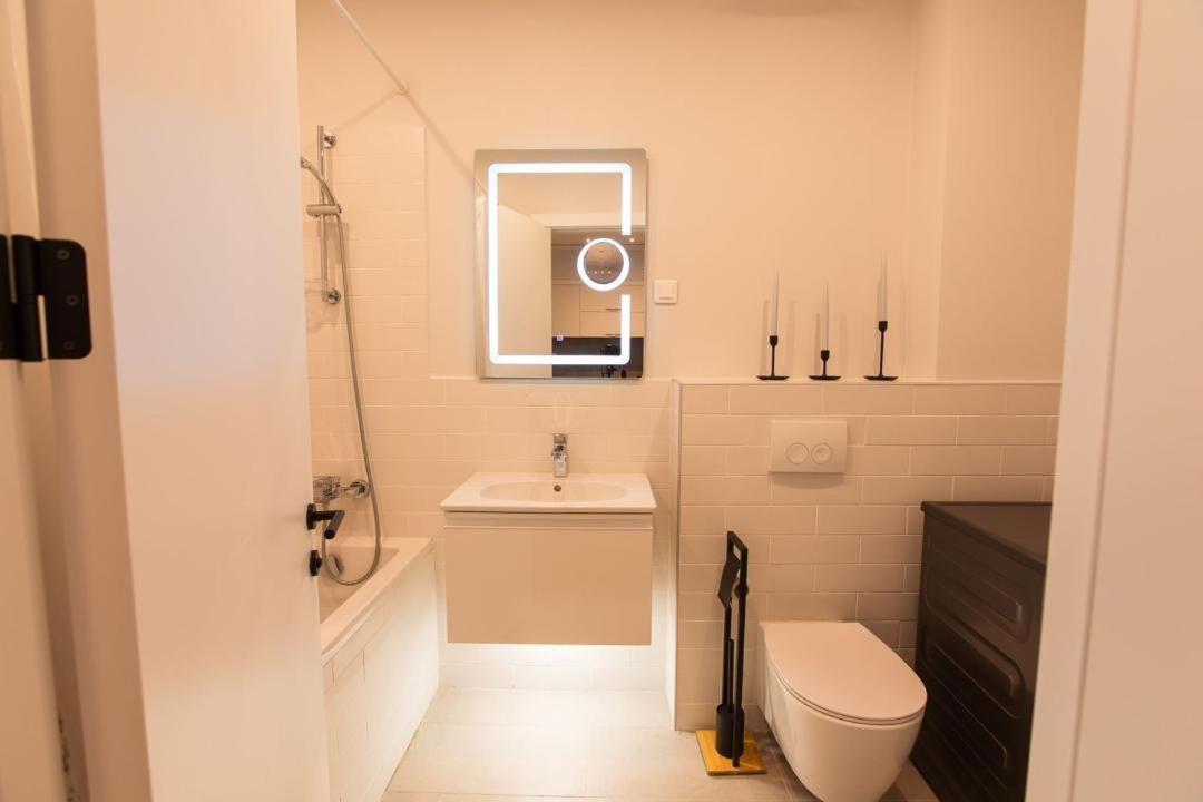 Escapism - Premium 1Br Apartment With Parking Bukarest Exterior foto